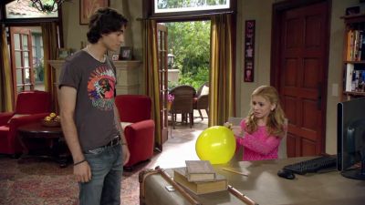 s2e188357.jpg